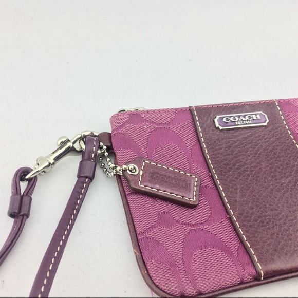 Coach purple signature canvas wristlet - Picture 6 of 6